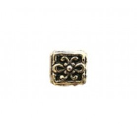 Looped Fleur Cube Bead #2139 Looped Fleur Cube Bead #2139